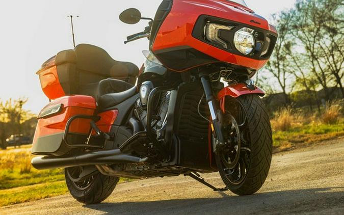 2022 Indian Challenger Dark Horse