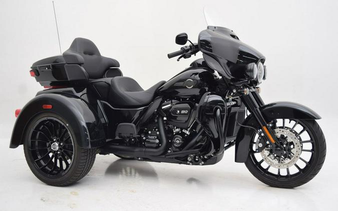2025 Harley-Davidson FLHTCUTG - Tri Glide Ultra