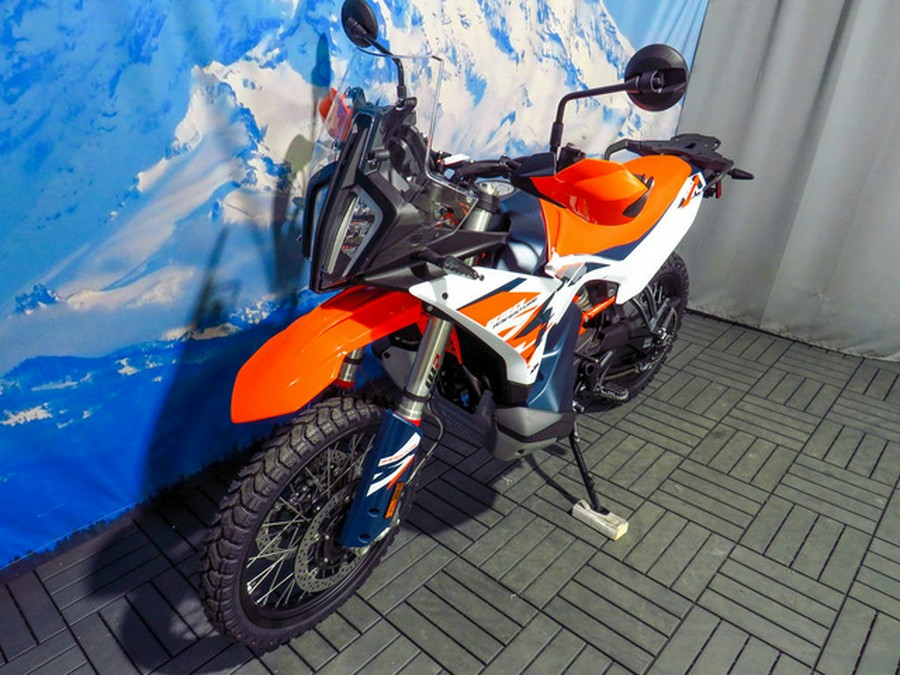 2025 KTM Adventure 890 R