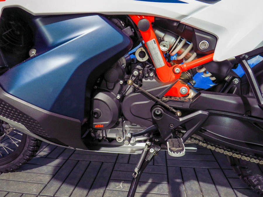 2025 KTM Adventure 890 R