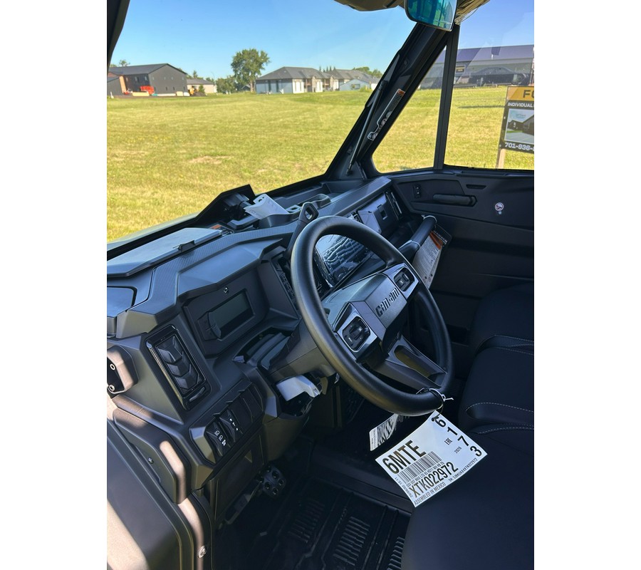 2026 Can-Am Defender MAX Limited HD11