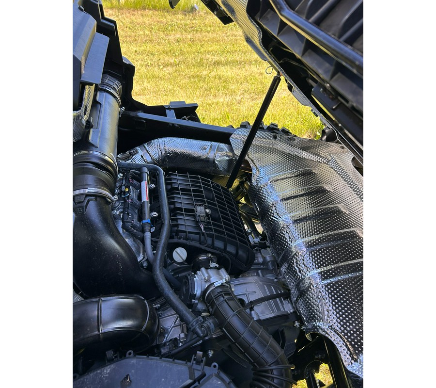 2026 Can-Am Defender MAX Limited HD11