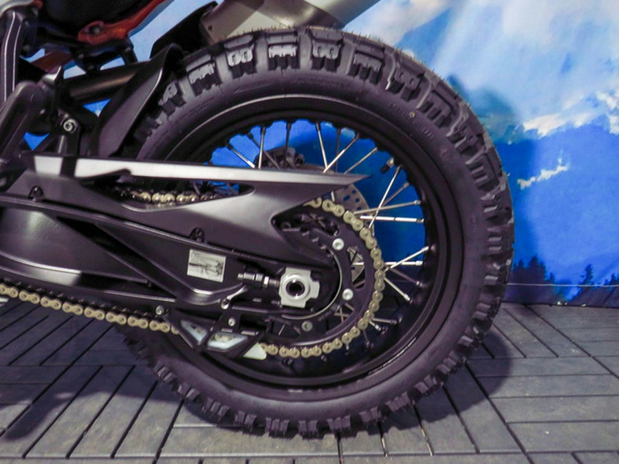 2025 KTM Adventure 890 R