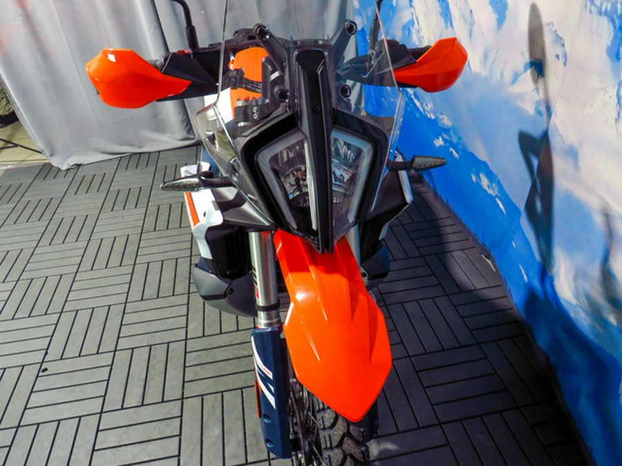 2025 KTM Adventure 890 R