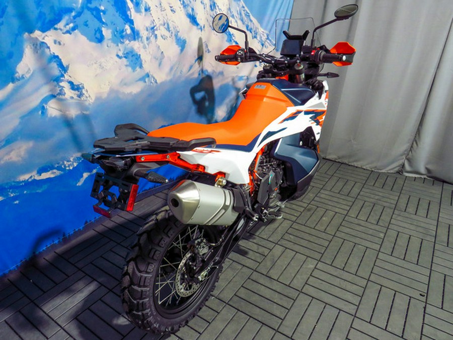 2025 KTM Adventure 890 R