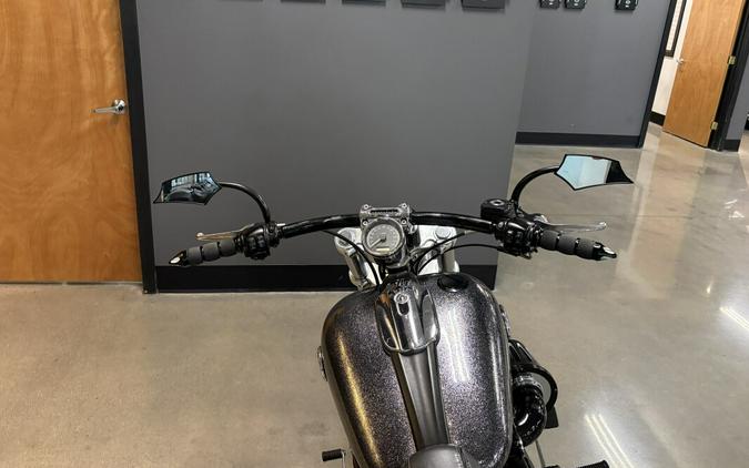 2014 Harley-Davidson® Breakout® Hard Candy Chrome Flake