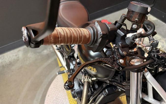 2022 Triumph Street Twin Gold Line Matt Sapphire Black Gold Line