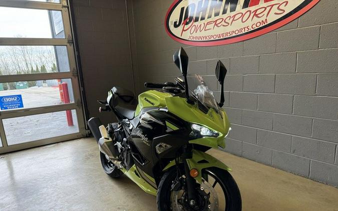 2026 Kawasaki Ninja 500 ABS Metallic Yellowish Green/Ebony