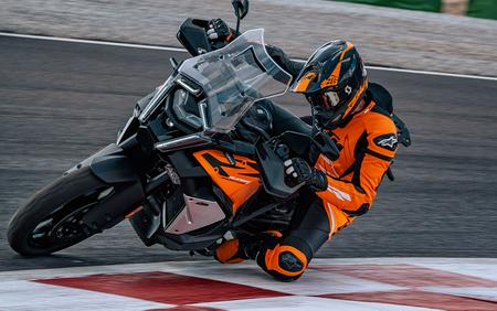 2027 KTM 1390 Super Adventure S EVO