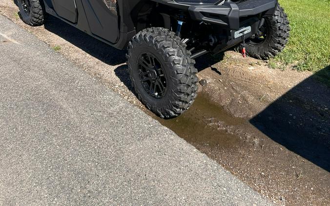 2026 Can-Am Defender MAX Limited HD11