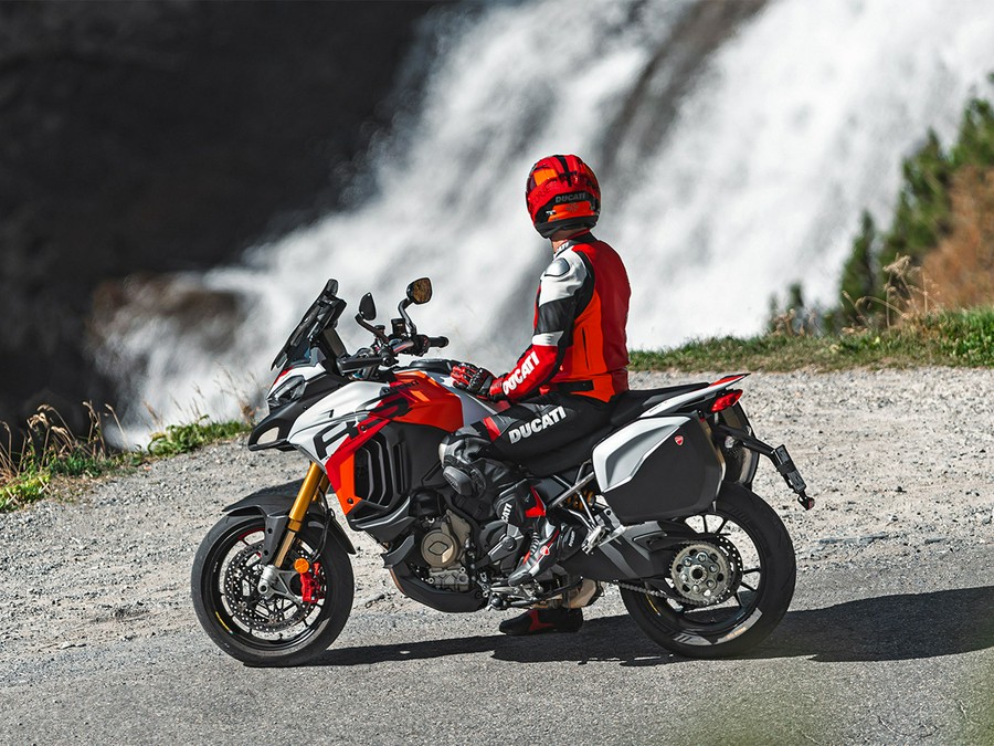 2025 Ducati Multistrada V4 RS