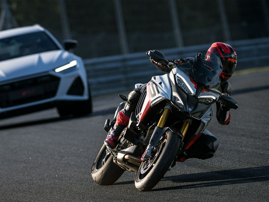 2025 Ducati Multistrada V4 RS