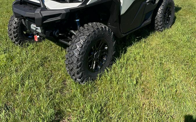 2026 Can-Am Defender Limited HD11