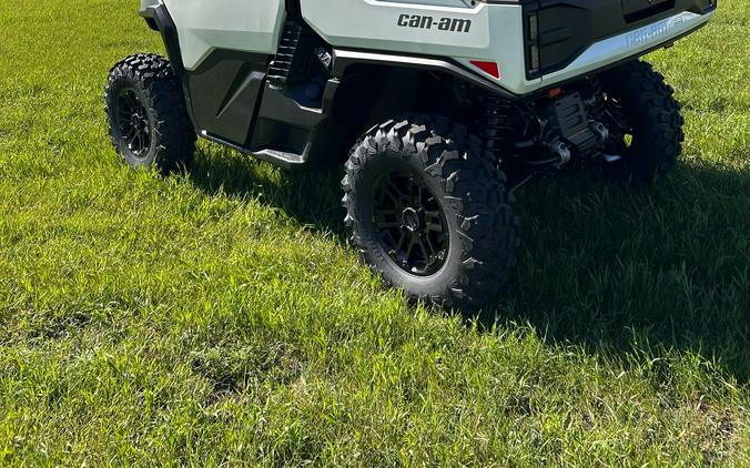 2026 Can-Am Defender Limited HD11