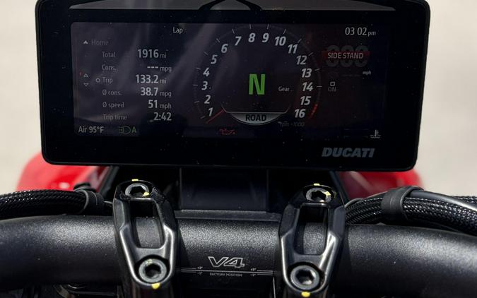 2025 Ducati STREETFIGHTER V4