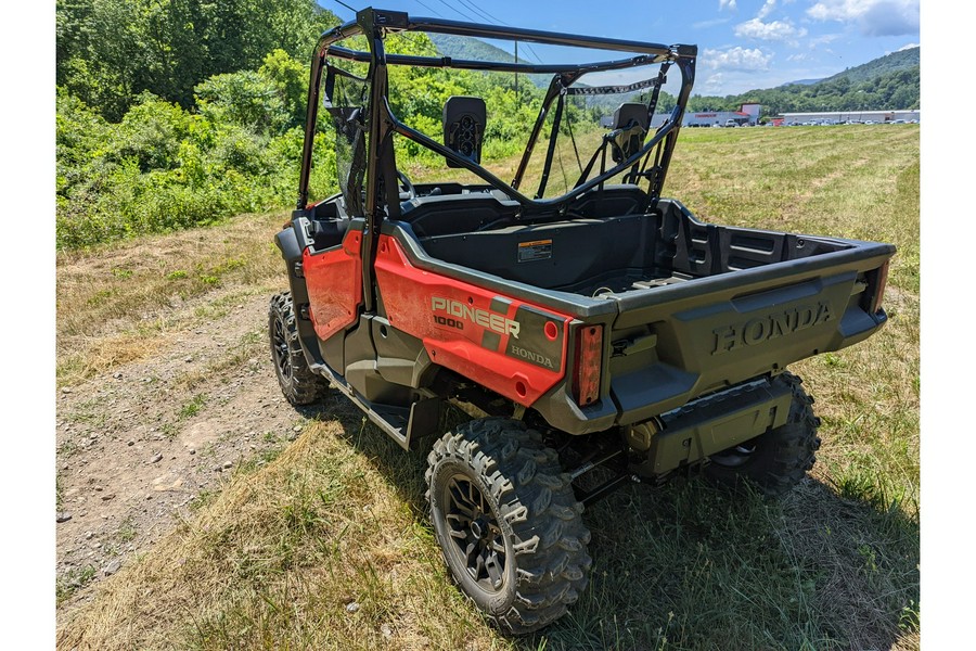 2024 Honda Pioneer 1000 Deluxe