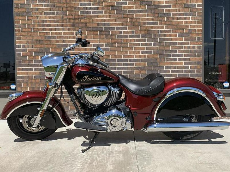 2017 Indian Motorcycle® Chief® Classic Burgundy Metallic Over Thunder