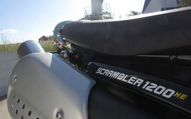 2024 Triumph Scrambler 1200 XE Sapphire Black XE Phantom Black Storm Grey