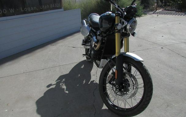 2024 Triumph Scrambler 1200 XE Sapphire Black XE Phantom Black Storm Grey