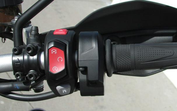 2024 Triumph Scrambler 1200 XE Sapphire Black XE Phantom Black Storm Grey