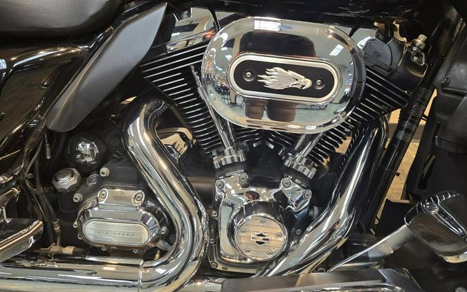 2011 Harley-Davidson® Road Glide® Ultra Vivid Black FLTRU103