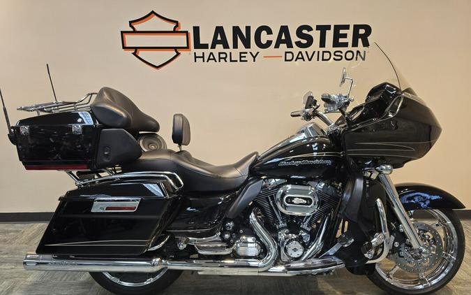 2011 Harley-Davidson® Road Glide® Ultra Vivid Black FLTRU103
