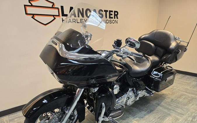 2011 Harley-Davidson® Road Glide® Ultra Vivid Black FLTRU103