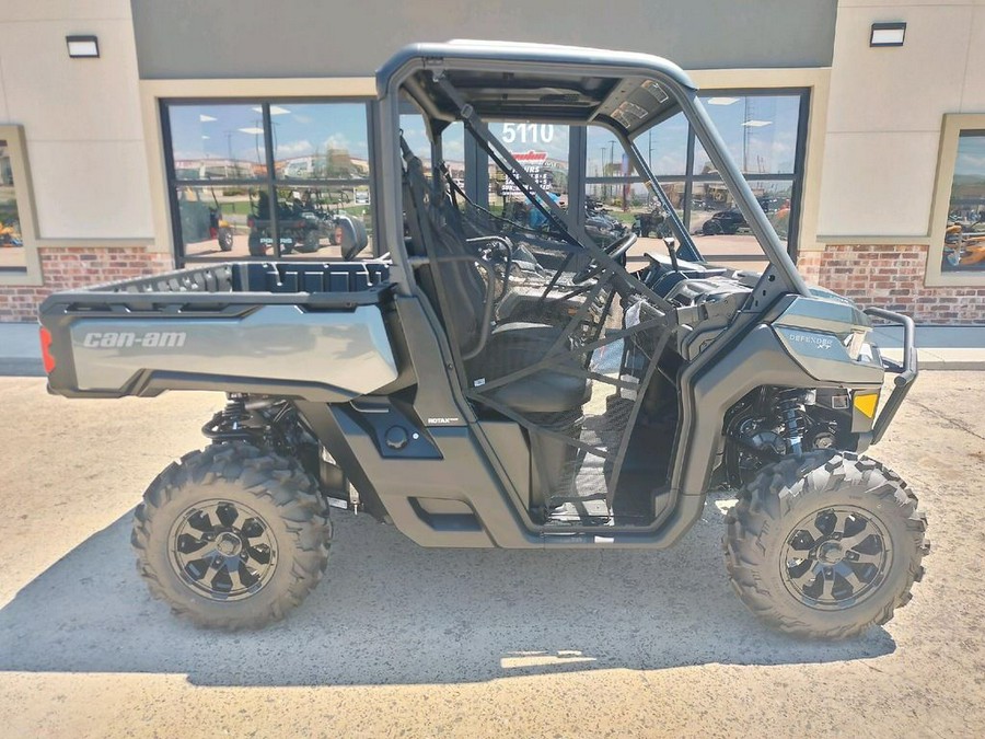 2023 Can-Am® Defender XT HD10