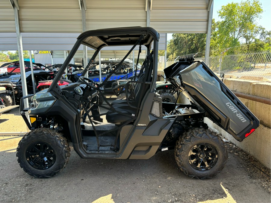 2024 Can-Am Defender XT HD9