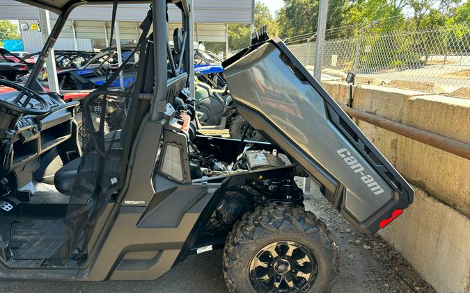 2024 Can-Am Defender XT HD9