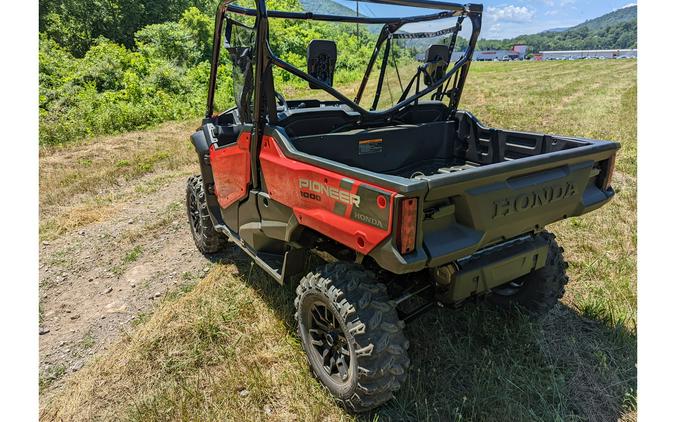 2024 Honda Pioneer 1000 Deluxe