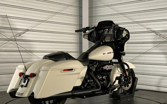 2018 Harley-Davidson® FLHXS - Street Glide® Special