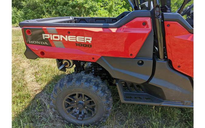 2024 Honda Pioneer 1000 Deluxe