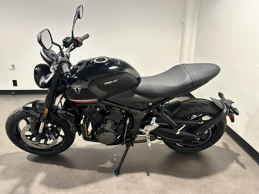 2025 Triumph Trident 660