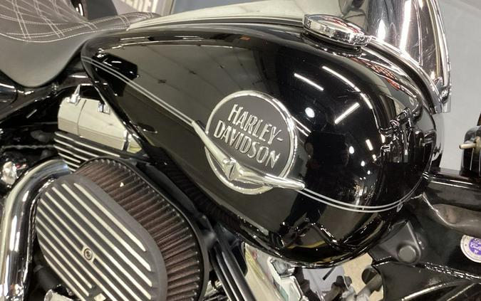 2009 Harley-Davidson® FLHRC - Road King® Classic