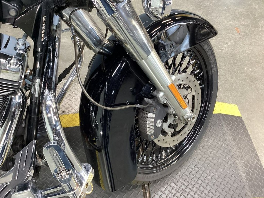 2009 Harley-Davidson® FLHRC - Road King® Classic