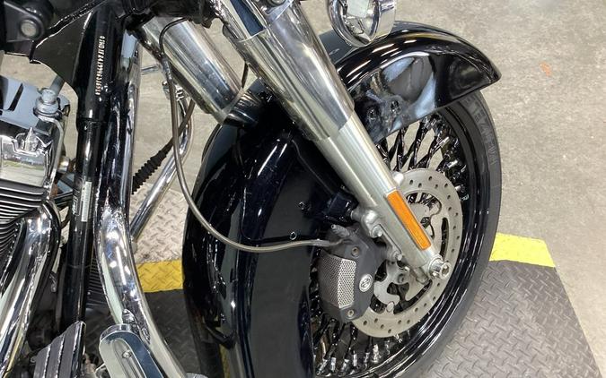 2009 Harley-Davidson® FLHRC - Road King® Classic