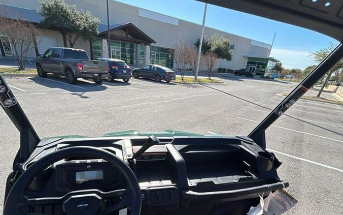 2025 Can-Am Defender MAX HD7