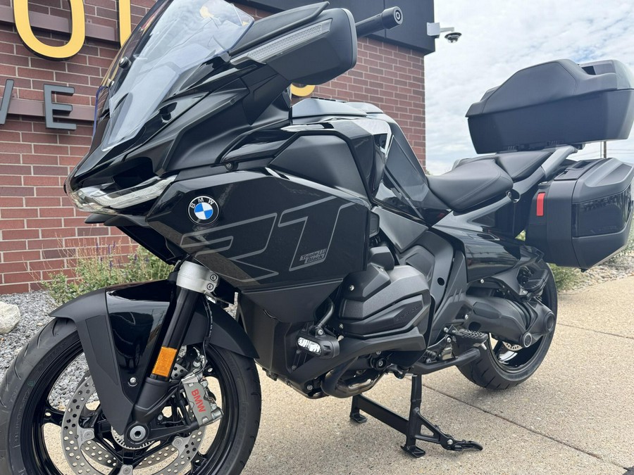 2026 BMW Motorrad R 1300 RT Blackstorm Metallic