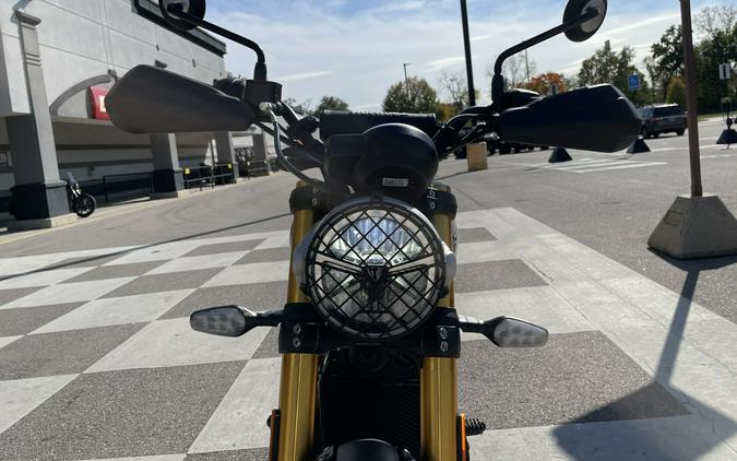 2024 Triumph Scrambler 400 X