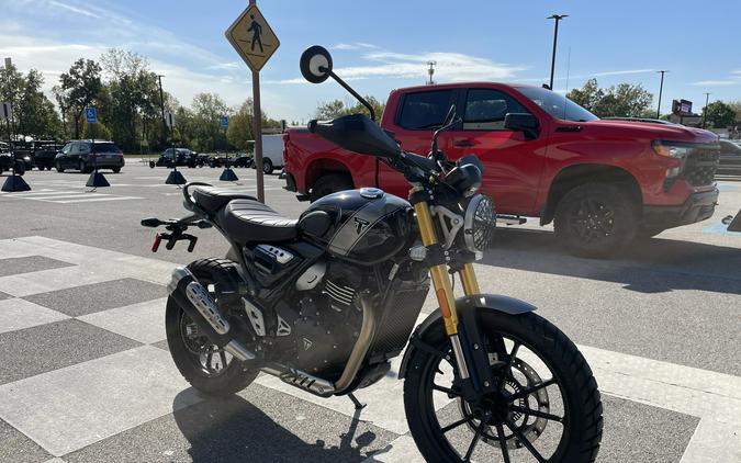2024 Triumph Scrambler 400 X