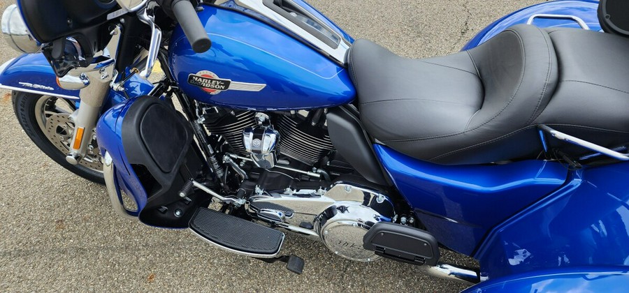 2024 Harley-Davidson® Tri Glide® Ultra FLHTCUTG