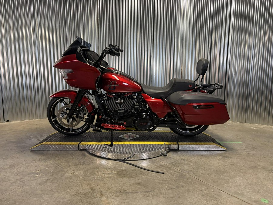 2025 Harley-Davidson Road Glide BRILLIANT RED