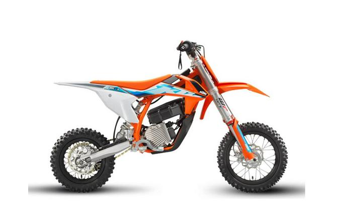 2023 KTM SX-E 3 First Look [Just In Time For Christmas]