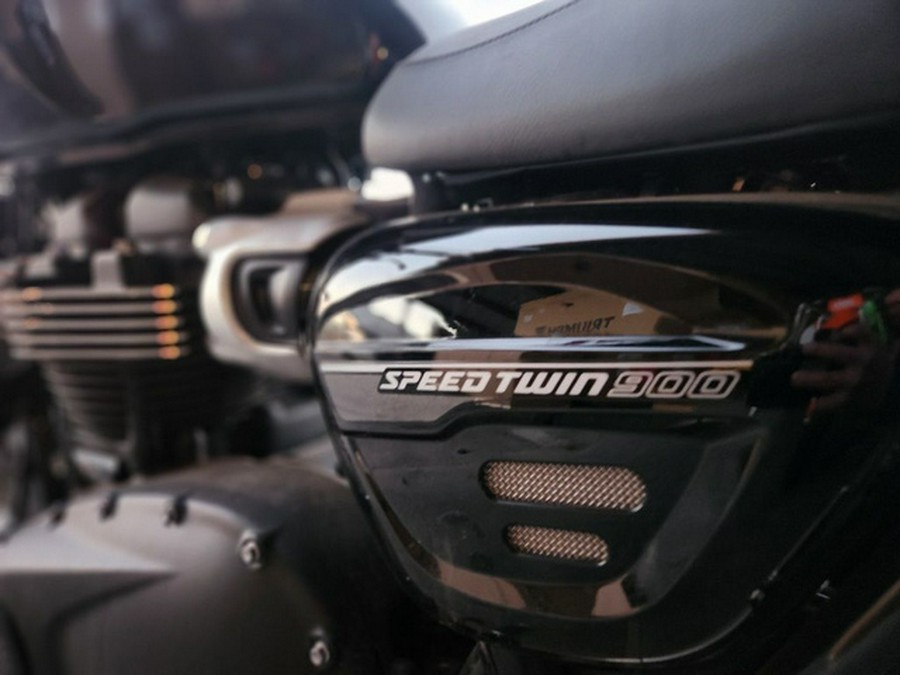 2024 Triumph Speed Twin 900 Jet Black Stealth Edition