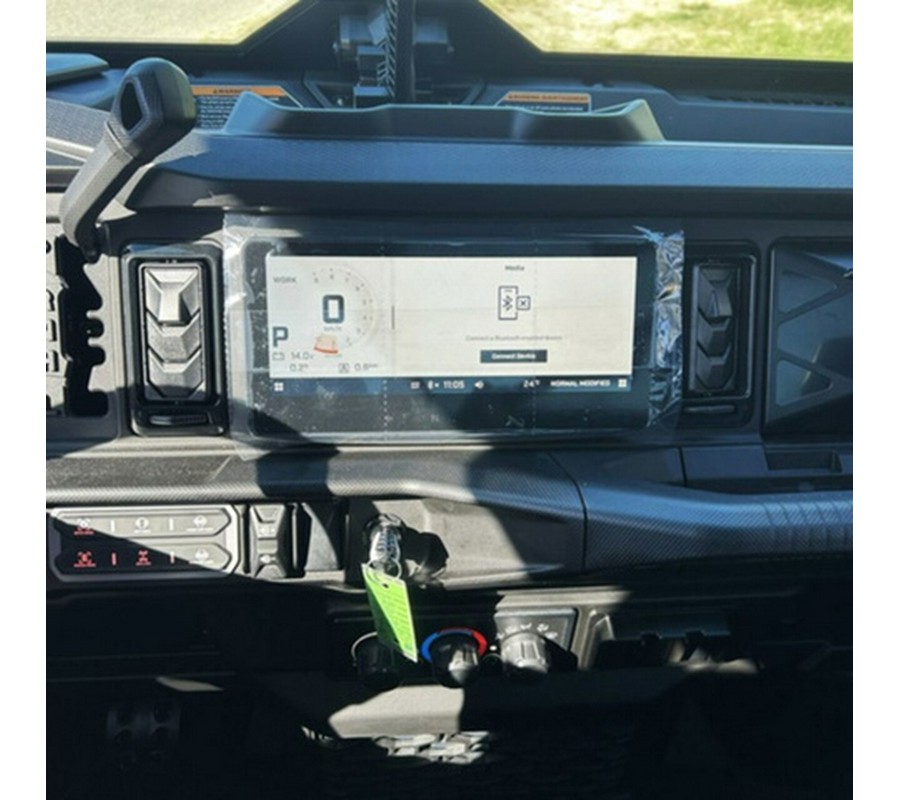 2026 Can-Am Defender Limited HD11