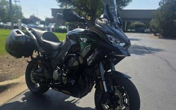 2022 Kawasaki Versys® 1000 SE LT+