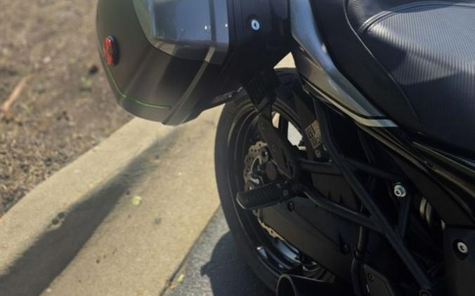 2022 Kawasaki Versys® 1000 SE LT+