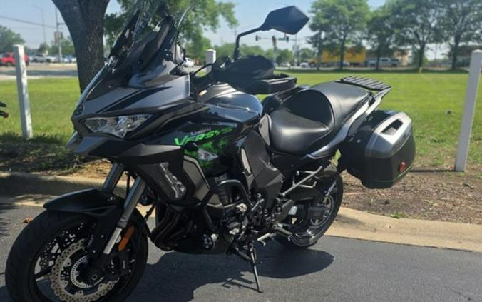 2022 Kawasaki Versys® 1000 SE LT+