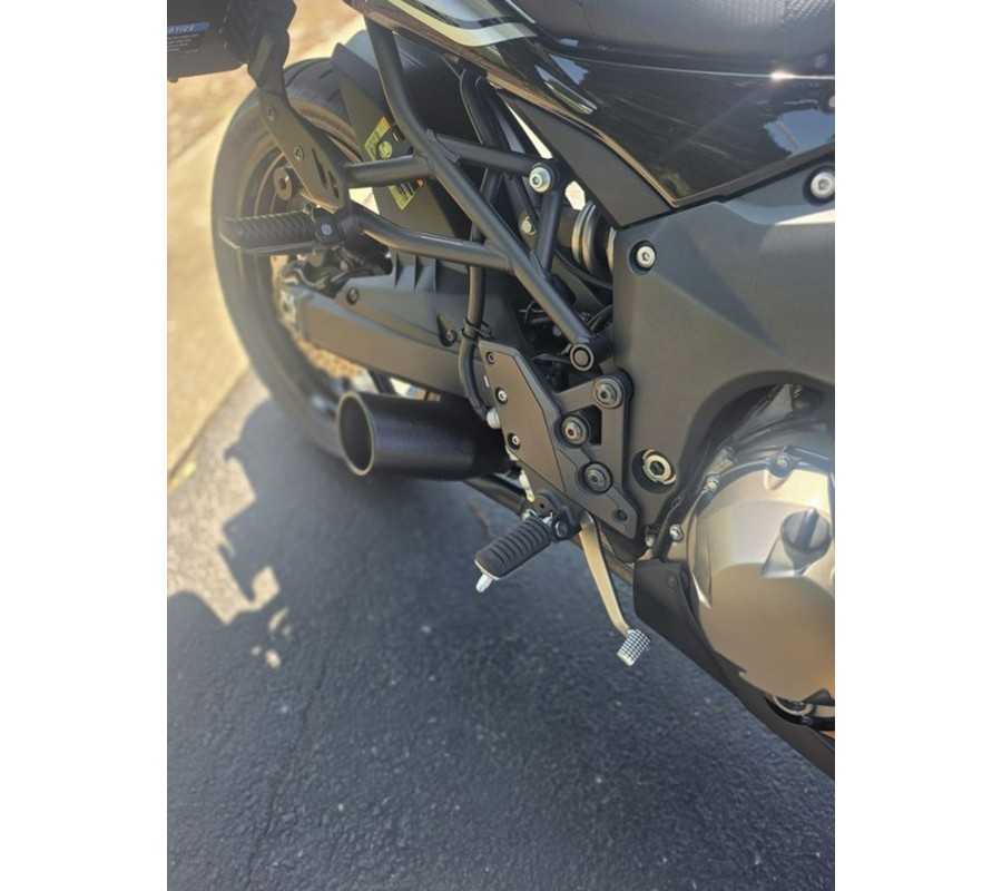 2022 Kawasaki Versys® 1000 SE LT+